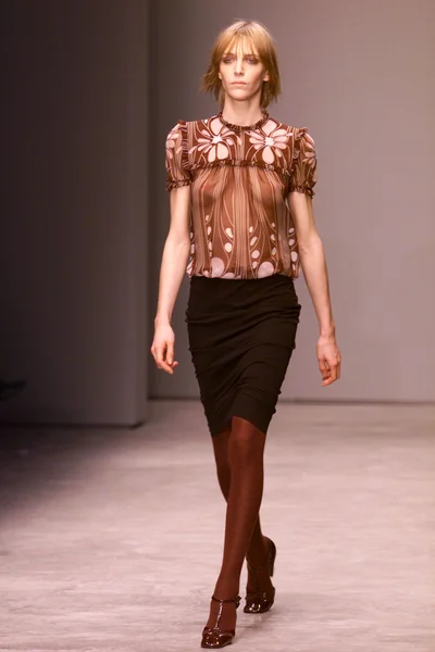 Look 11